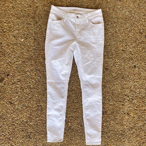 Old Navy Denim - Old Navy white jeans size 4, super skinny mid-rise jeans with stretch NEW